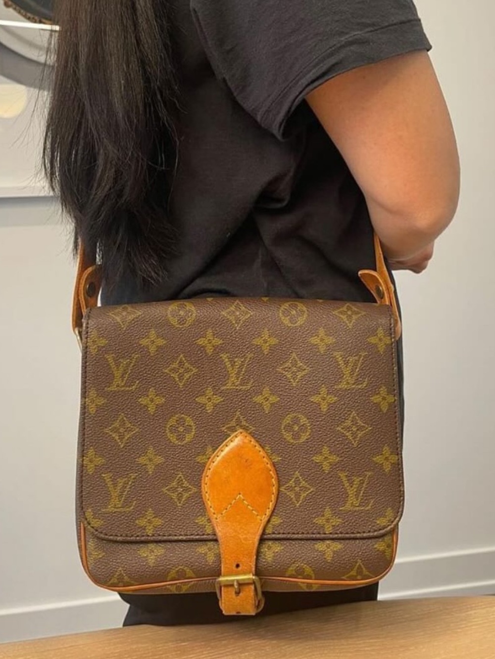 Louis Vuitton - Authentic Vintage MM Cartouchiere Crossbody Bag